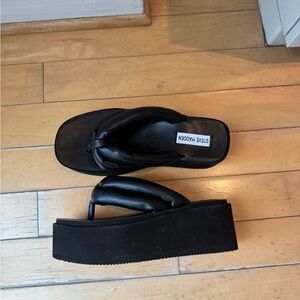 Steve Madden Black Platform Sandals
